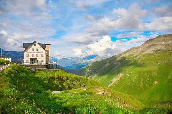 Beau paysage alpin suisse — Photo