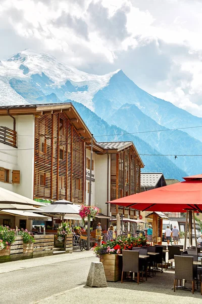 Utcára néző városának Chamonix, Franciaország — Stock Fotó