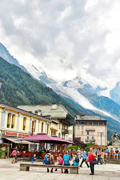 Utcára néző városának Chamonix, Franciaország — Stock Fotó