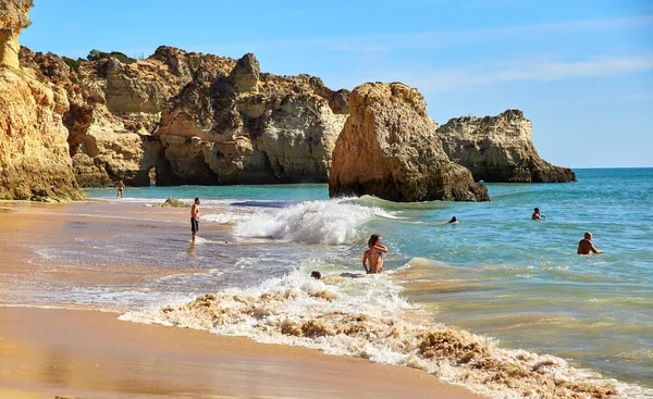 Strand van de Algarve en Atlantische Oceaan — Stockfoto