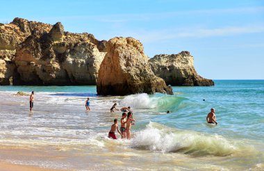Algarve plaj ve Atlantik Okyanusu