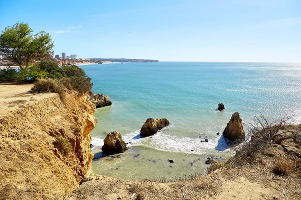 Rotsachtige kust van de Atlantische Oceaan, Portugal — Stockfoto