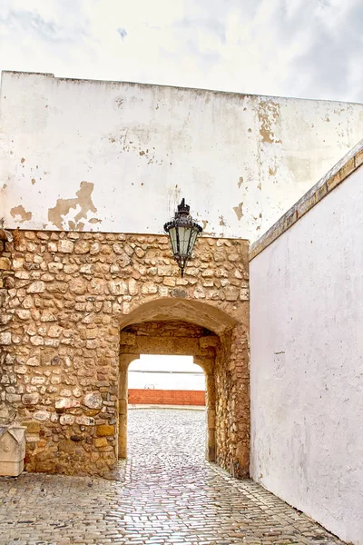 Porta de entrada para o parque natural da Ria Formasa na cidade de Faro — Fotografia de Stock