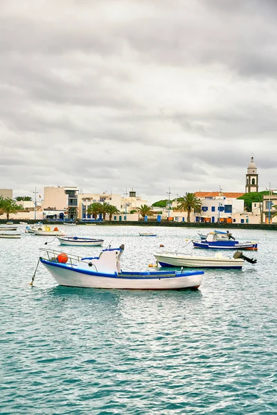 Bateaux de pêche dans la lagune "Charco de San Gines" à Arrecife — Photo