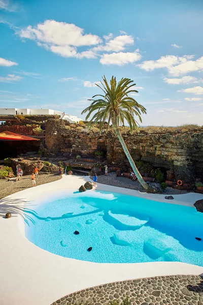 Jameos del Agua pool in Lanzarote — Stockfoto