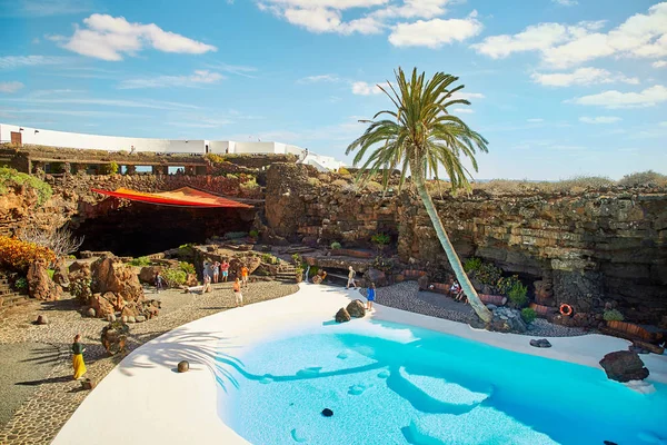 Jameos del Agua pool in Lanzarote — Stok fotoğraf