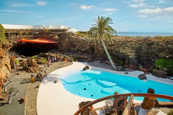 Jameos del Agua pool in Lanzarote — 图库照片