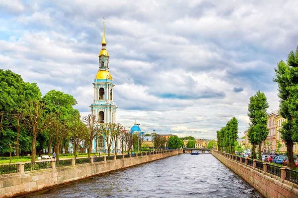 Bell tower of St. Nicholas Naval Cathedral, Saint Petersburg — Stock Photo, Image