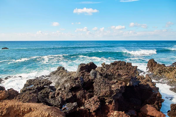 Salpicaduras de olas del océano Atlántico —  Fotos de Stock