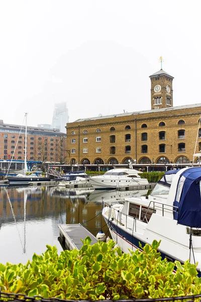 St Katharine Docks in London — Stockfoto