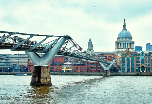 Ponte del Millennio di Londra — Foto Stock