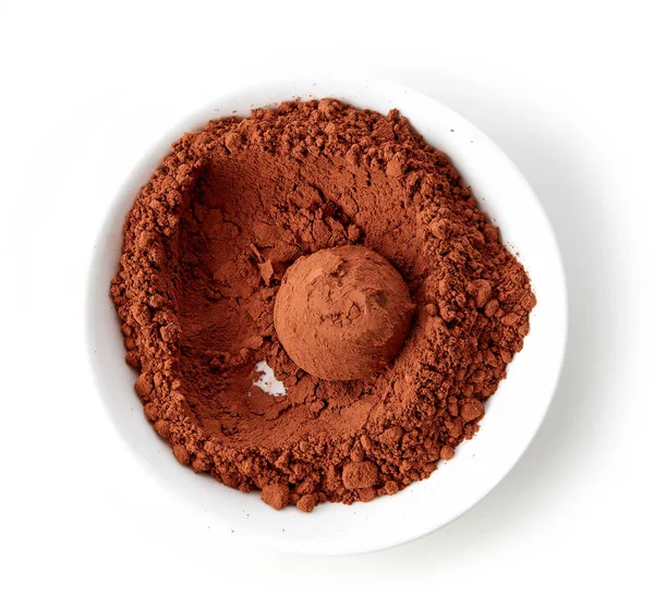 Chokladtryffel täckt med kakao — Stockfoto