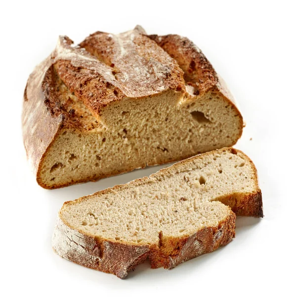 在白色背景上分离的新烘焙的面包片 选择性焦距 — 图库照片