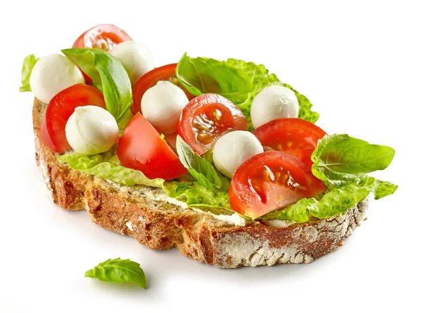 Plátek Chleba Rajčaty Mozzarella Izolované Bílém Pozadí — Stock fotografie