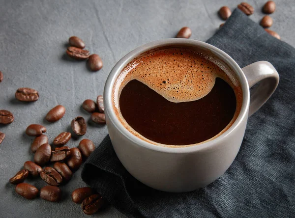 Närbild Färskt Hembakat Kaffe Grått Köksbord — Stockfoto