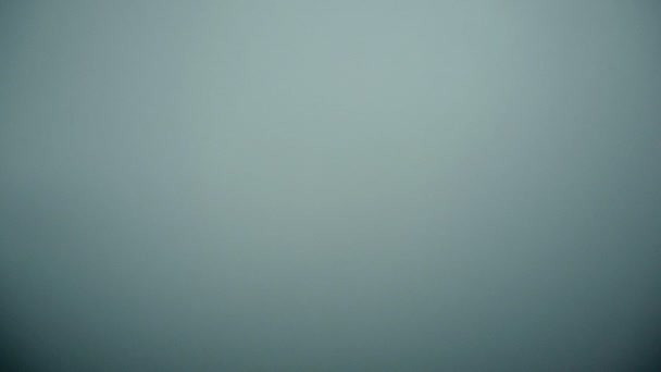 Nuages de foudre et d'orage au ralenti 
