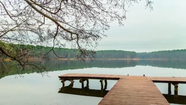Muelle en el lago, 4K lapso de tiempo panorámico — Vídeos de Stock