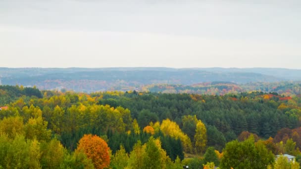 Outono paisagem nebulosa, tempo-lapso panorama — Vídeo de Stock