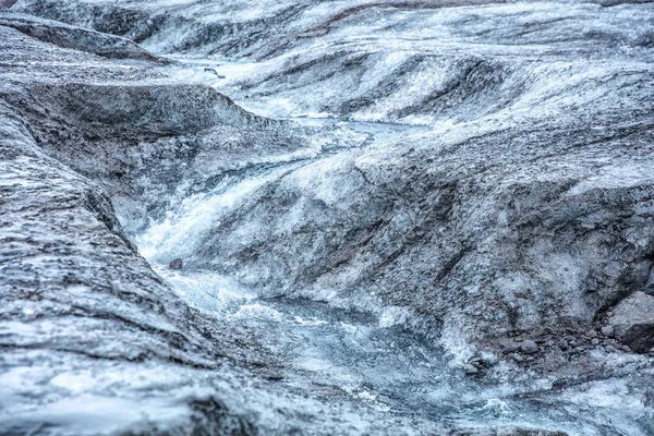 Isländischer Gletscher mit Zickzackbruch — Stockfoto