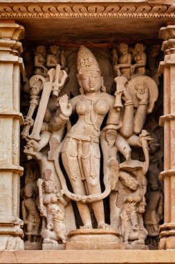 Hindistan, Khajuraho tapınaklarının ünlü heykelleri.