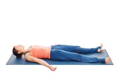 Kadınlar yoga asana Savasana'dan rahatlatır
