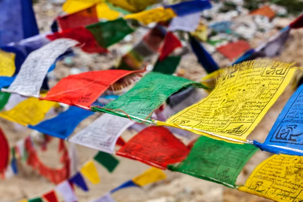 Tibet Budizm duası akciğerleri bayraklar — Stok fotoğraf