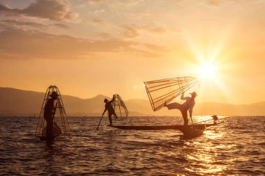 Geleneksel Birmanya balıkçı Inle Gölü, Myanmar