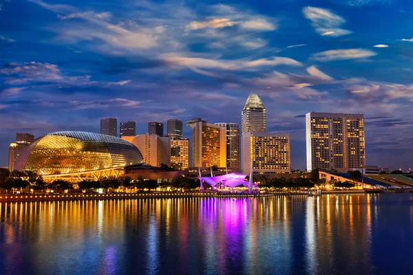 Skyline de Singapour en soirée — Zdjęcie stockowe