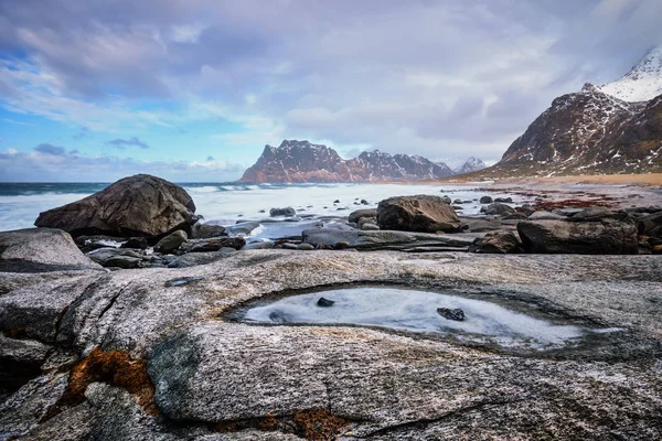 Plaża fiordu w Norwegii — Zdjęcie stockowe