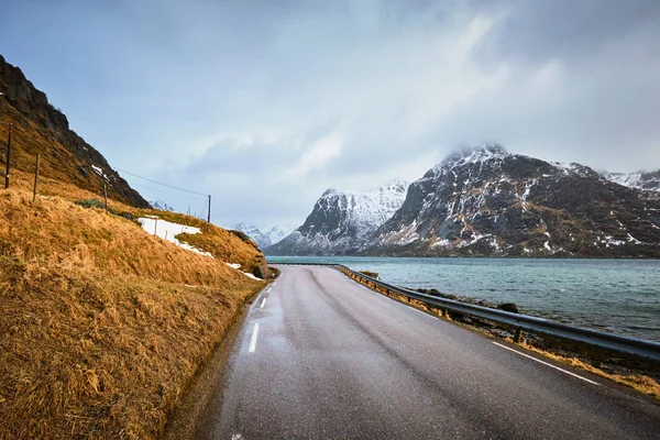 Camino en Noruega — Foto de Stock