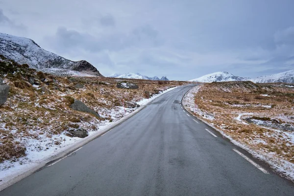 Camino en Noruega —  Fotos de Stock