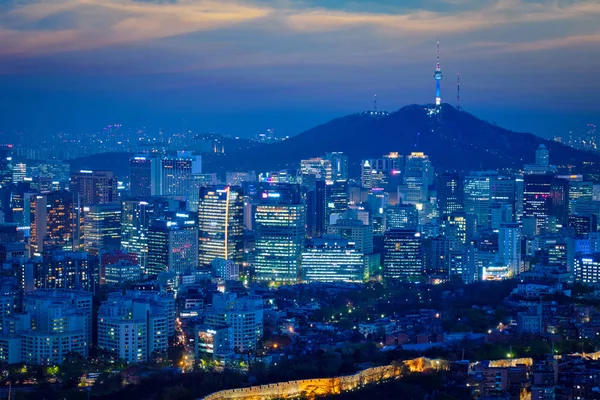 Séoul skyline dans la nuit, Corée du Sud. — Photo