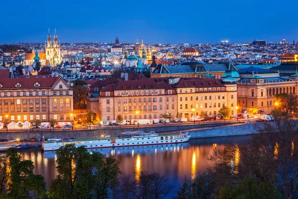 Prag gece görünümü — Stockfoto