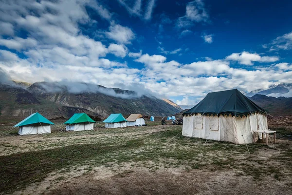 Campamento de tiendas en Himalaya — Foto de Stock