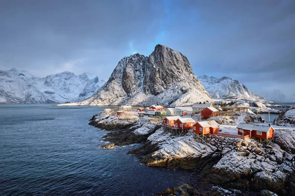 Hamnoy rybářská vesnice na Lofotenských ostrovech, Norsko — Stock fotografie