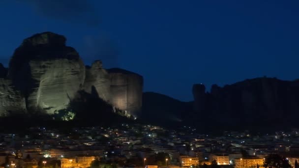 Μετέωρα διάσημο μέρος στην Καλαμπάκα, Ελλάδα — Αρχείο Βίντεο