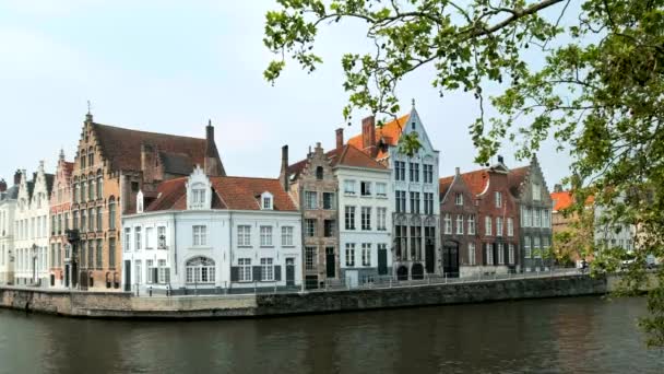 Kanaal in Brugge, België — Stockvideo