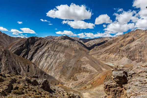 Himalaya 'daki Manali-Leh otoyolu. — Stok fotoğraf