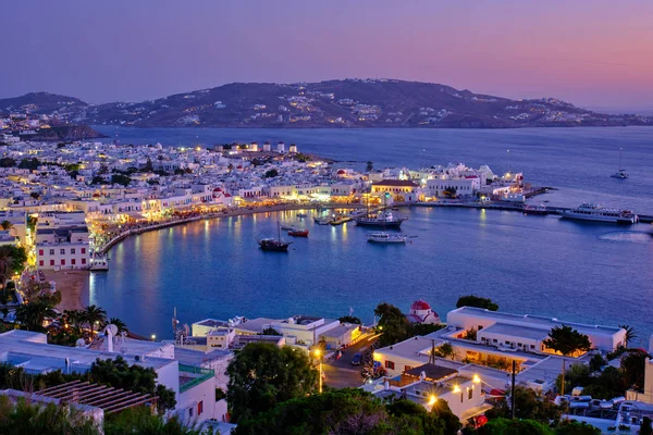 Mykonos ö hamn med båtar, Cykladerna öar, Grekland — Stockfoto