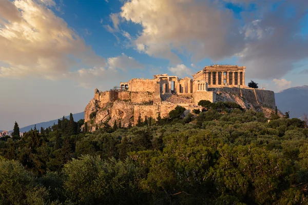 Ikoniska Parthenon-templet vid Akropolis i Aten, Grekland — Stockfoto