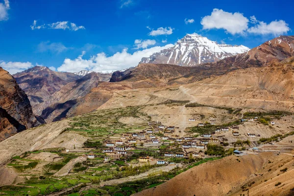 Pueblo en Himalaya — Foto de Stock