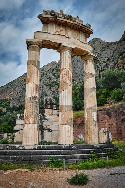 Athena Pronoia ruinas del templo en Delphi antiguo, Grecia — Foto de Stock