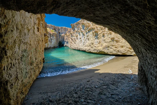 Praia de Papafragas na ilha de Milos, Grécia — Fotografia de Stock
