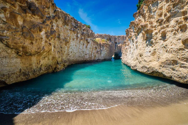 Пляж Папафрагас на острове Милош, Греция — стоковое фото