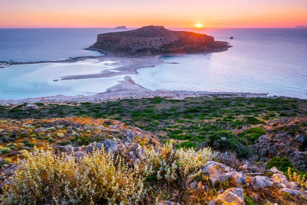Sunset over Balos beach in Crete, Greece. — Stock Photo, Image