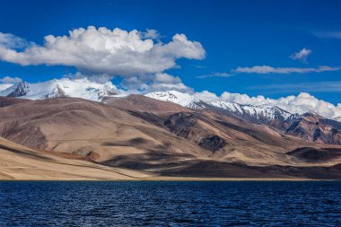 Himalayalar 'da Tso Moriri Gölü. Ladakh, Inda.
