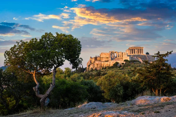 Иконический Парфенон в Акрополисе Афин, Греция — стоковое фото