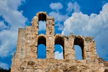 Herodes Atticus Roma tiyatrosunun kalıntıları. Atina, Yunanistan