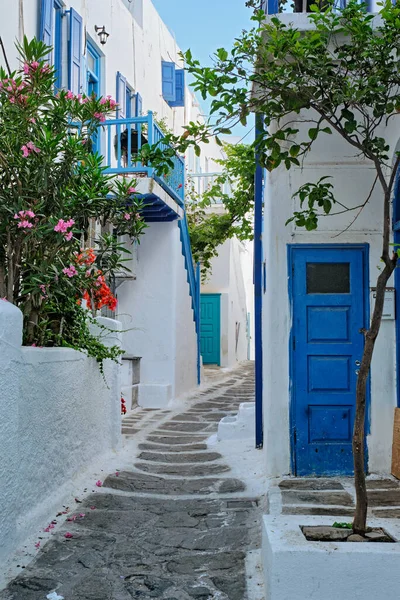 Міська вулиця Mykonos Chora на острові Mykonos (Греція). — стокове фото
