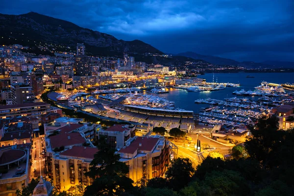 Vista de Mónaco en la noche — Foto de Stock